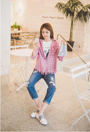 世子很凶插花弄玉主要讲什么内容